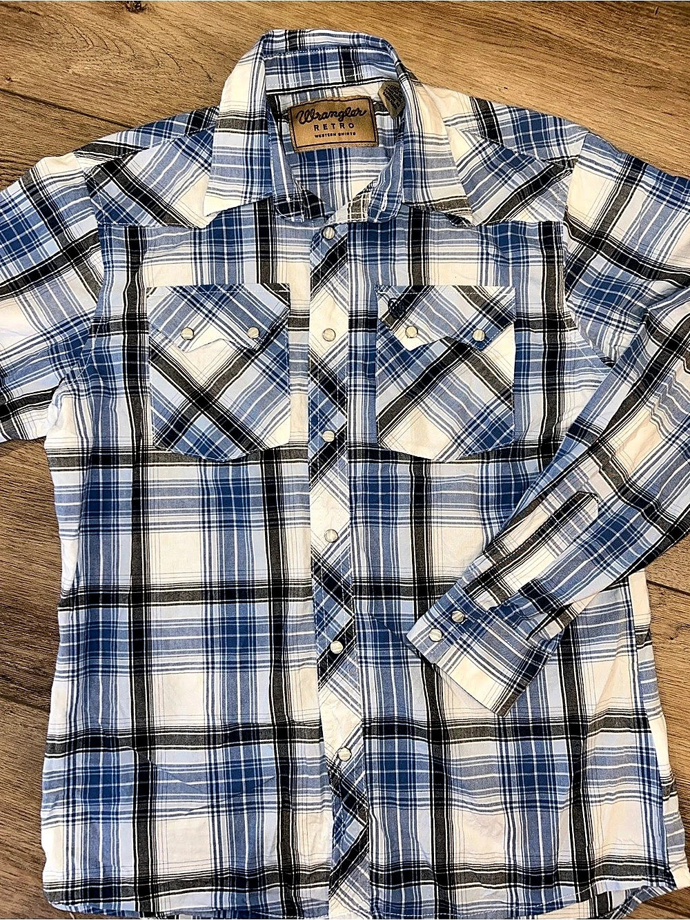 Wrangler Retro Western Shirts Plaid Western Shirt in Blue & White Pearl snap